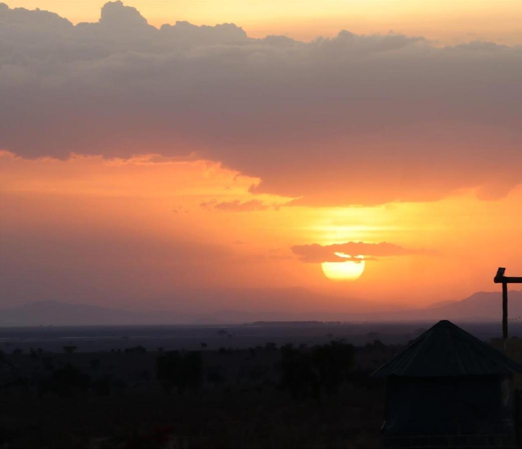 Апартаменти Amboseli Redhouse Екстер'єр фото