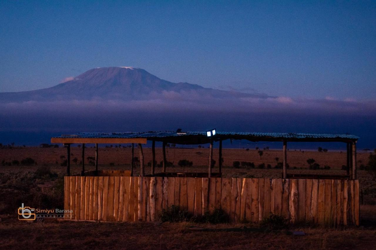Апартаменти Amboseli Redhouse Екстер'єр фото