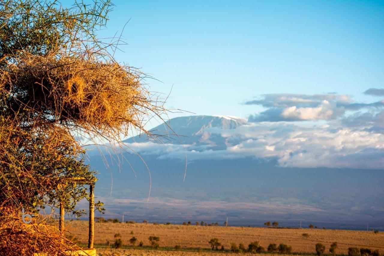 Апартаменти Amboseli Redhouse Екстер'єр фото